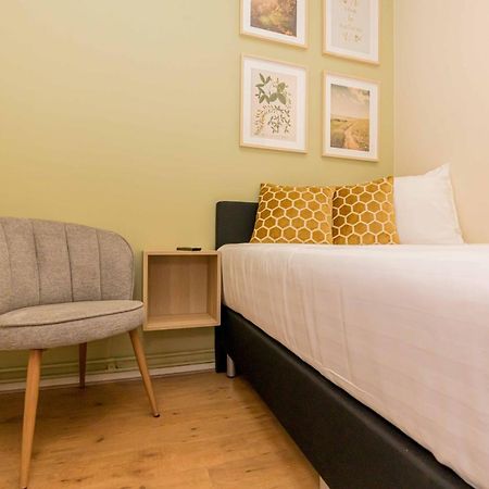 Rb Hostel ジーリクゼー エクステリア 写真