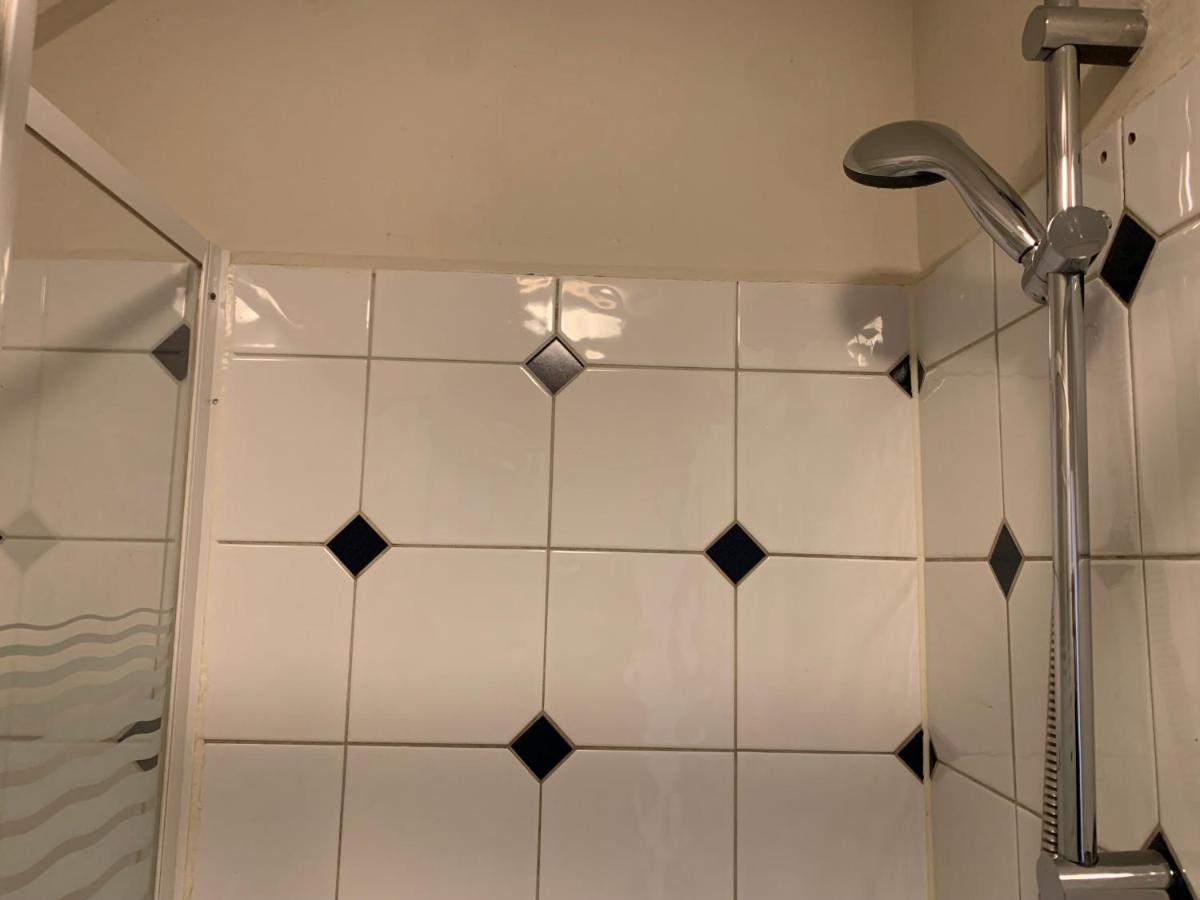 Rb Hostel ジーリクゼー エクステリア 写真