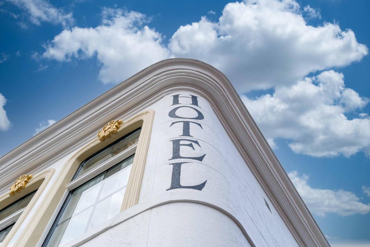 Rb Hostel ジーリクゼー エクステリア 写真